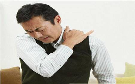 为何中年人易患颈椎病